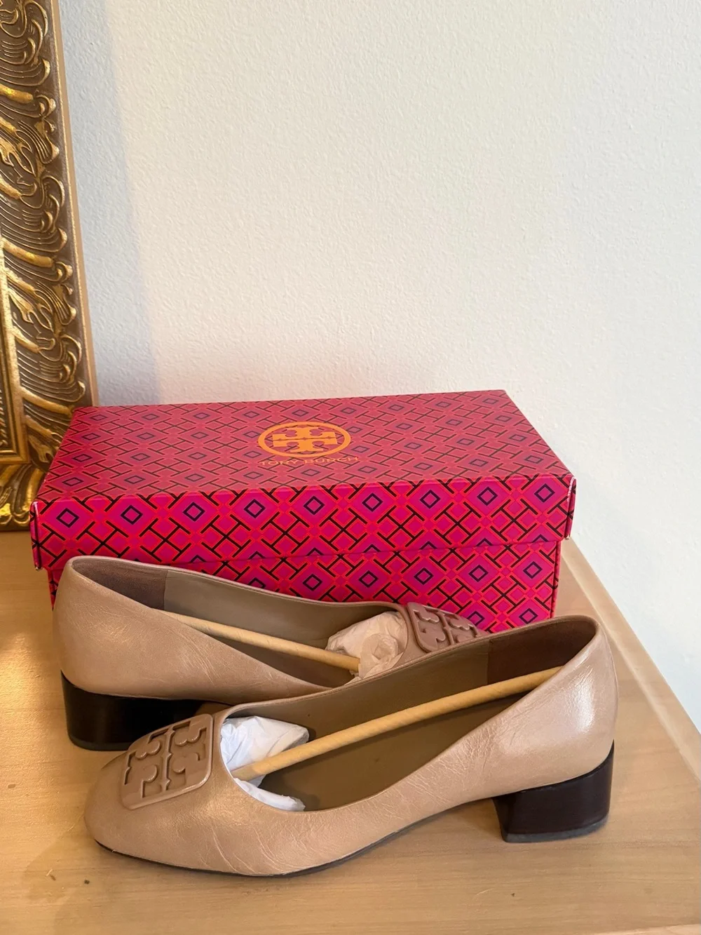Tory Burch Georgia Pumps in almond - Picture 2 of 7
